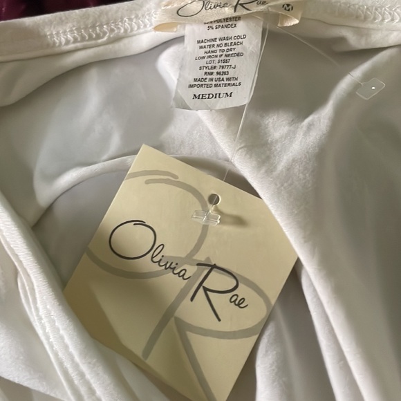 Olivia Rae - long sleeve v-neck mid-crop top. - Picture 4 of 4